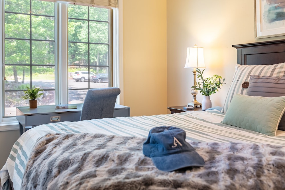 Highland Hideaway by Avantstay Group Poconos Retreat w Patio Game Room