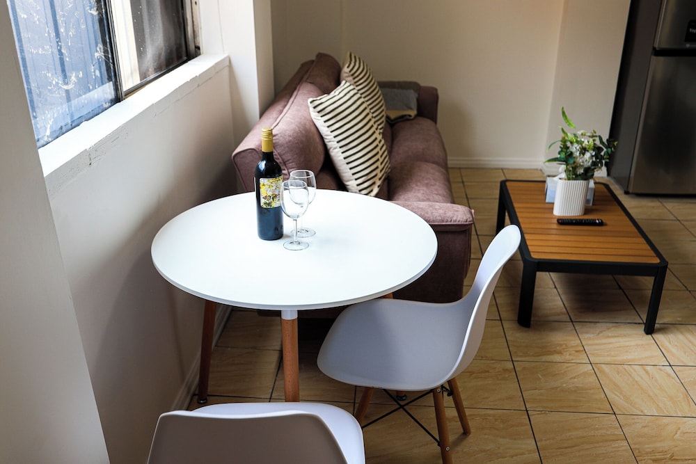 StayAU Cozy 1BR Living Space Chadstone