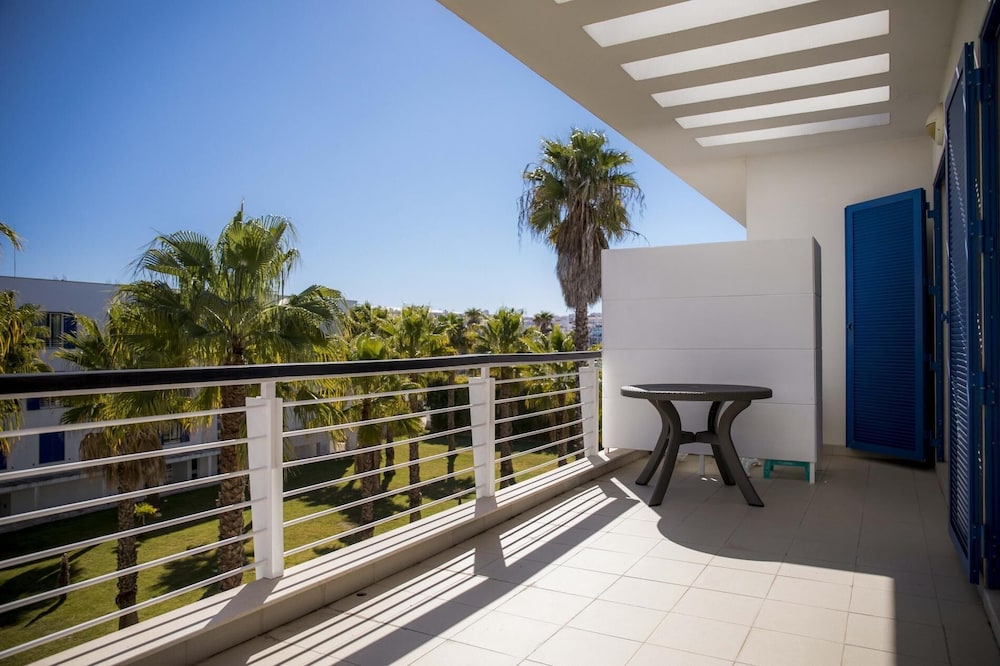 B06 - Top Floor Marina Club 2 Bed Apartment by DreamAlgarve