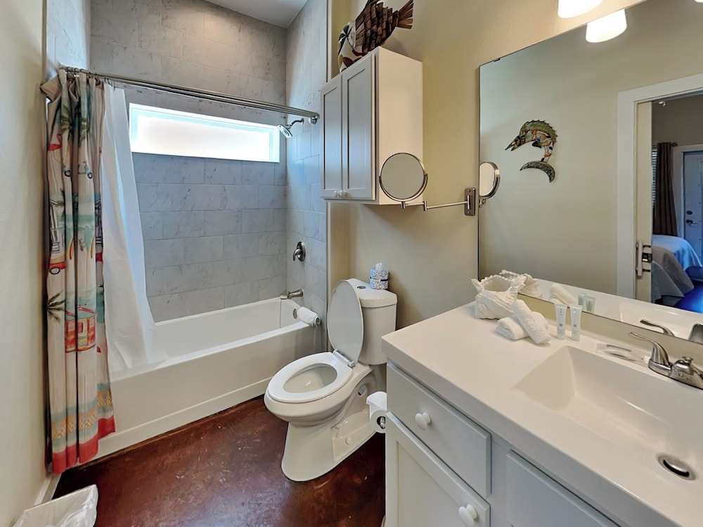 Reel Nauti by Silver Sands Vacation Rentals