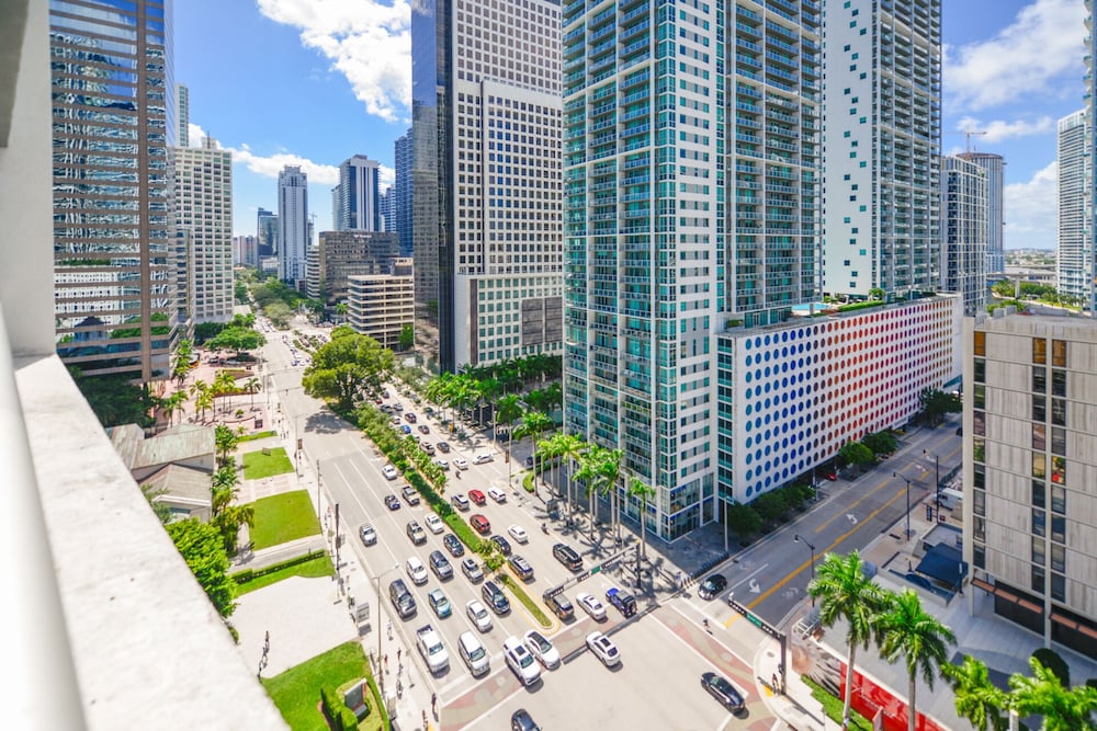 Amazing Condos at Icon Brickell With Pool