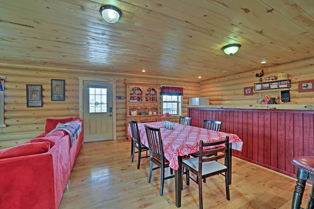 Rustic Cabin Near Palisade State Park w/ Deck!
