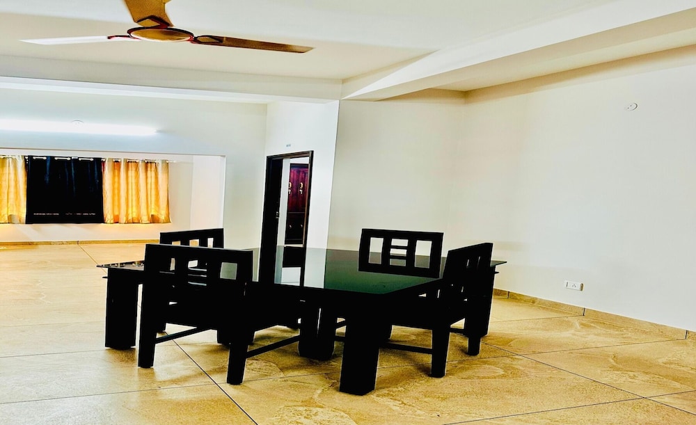 Malabar Apartments