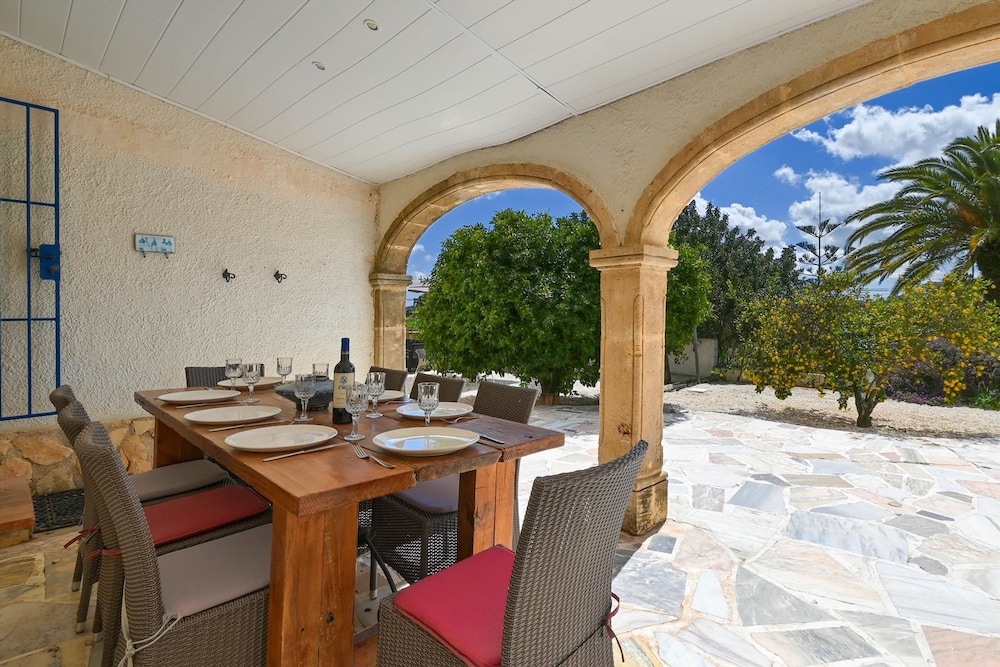 Ker Blanc in J vea With 5 Bedrooms and 4 Bathrooms