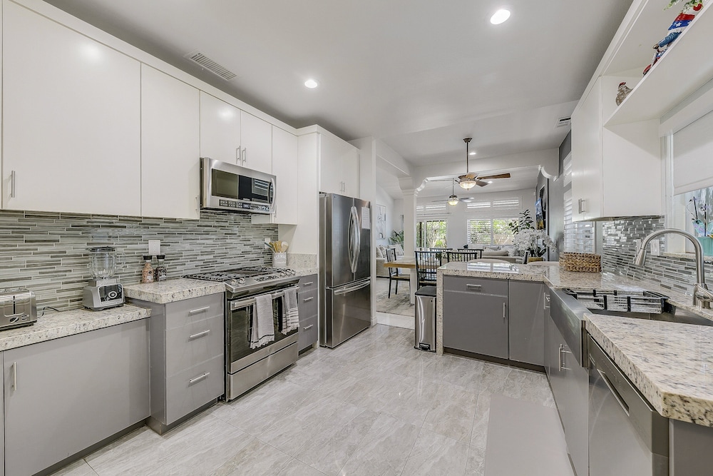 Desert Oasis Retreat Palm Meadows Gem 3 Bedroom Home