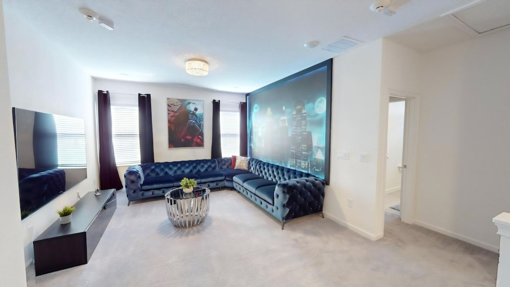 8 Bedroom Themed Rooms Huge Games Room Pool Spa