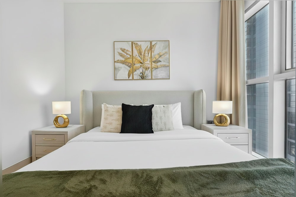 Radiant Boulevard by DVH Luxe Retreats