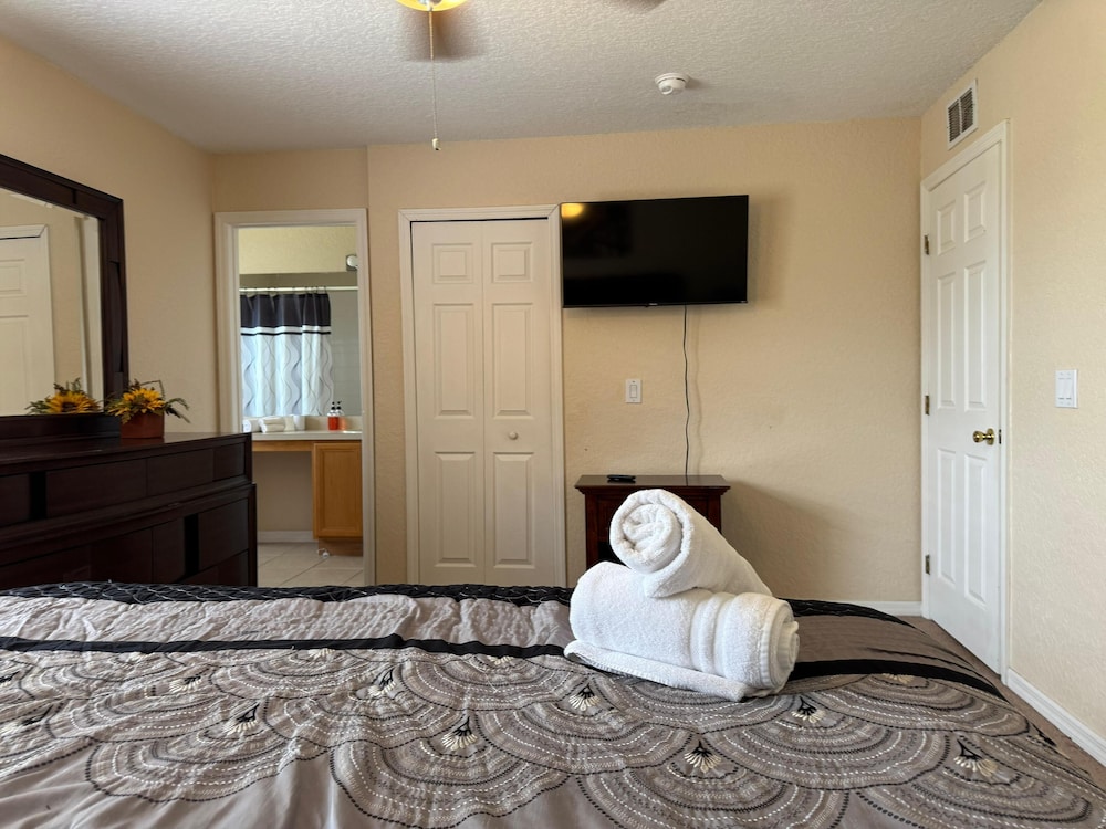 Regal Palms Swanky