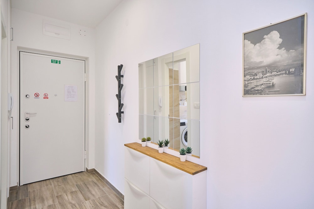 LAV Central Apartment by Litto