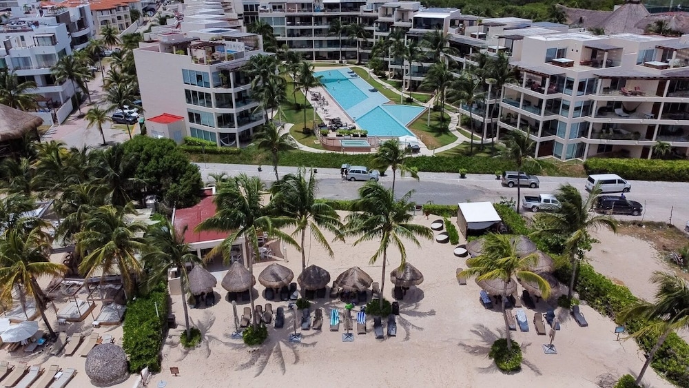 Elements Garden House 3 2 Bedroom Condo by RedAwning