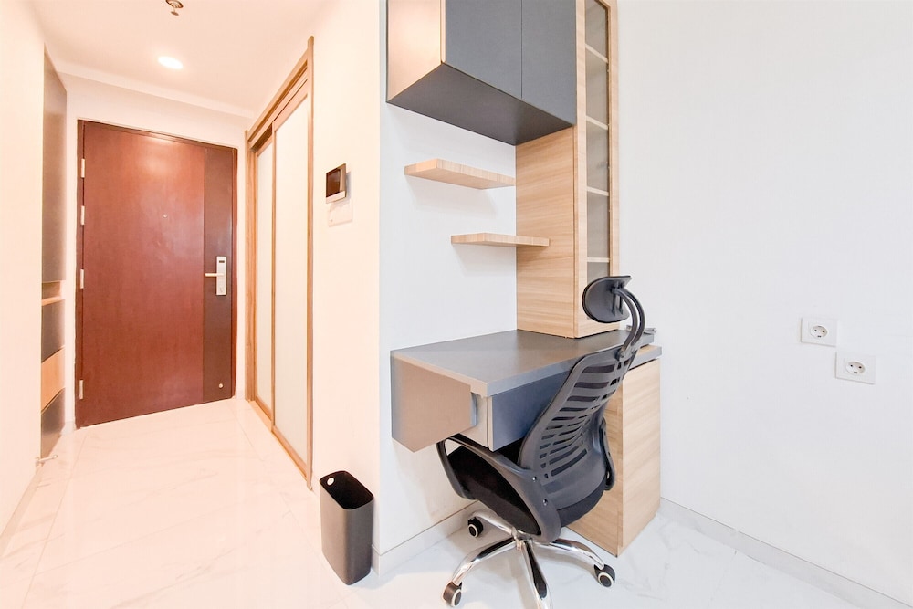 Studio Near Mall At Sky House Bsd Apartment