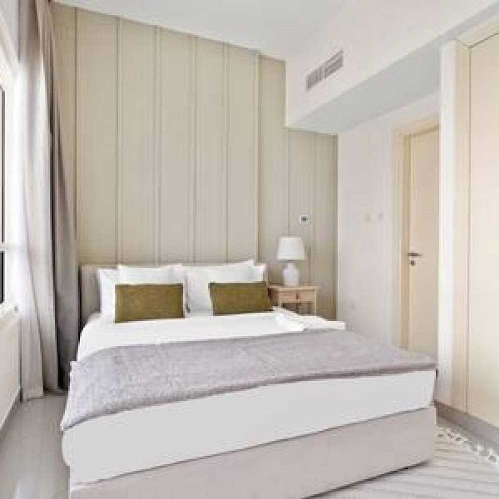 Silkhaus Modern Pad With Pool Gym Near Reem Park