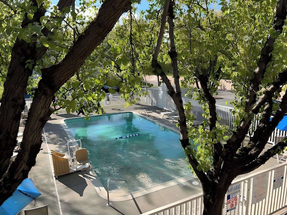 Motel 6 – Santa Rosa, CA - South