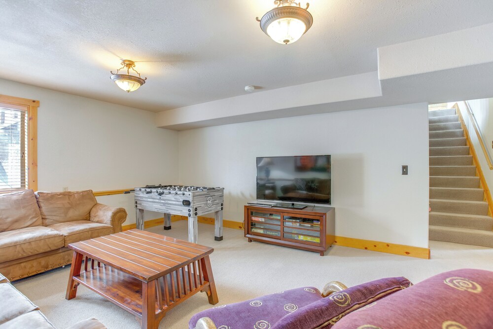6 Mi to Winter Park Resort: Spacious Family Cabin