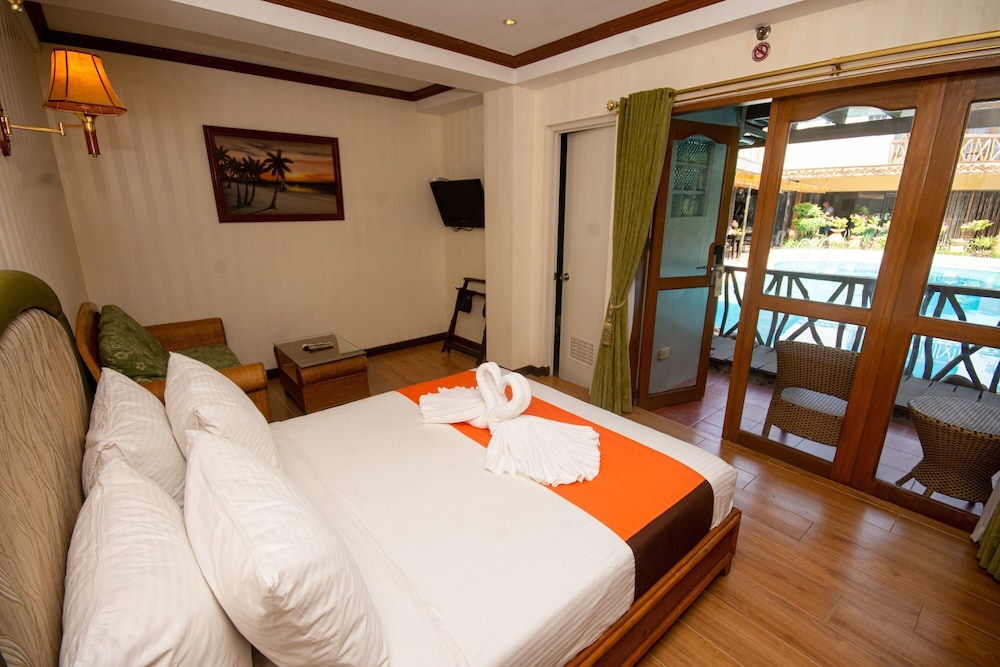 Red Coconut Beach Hotel