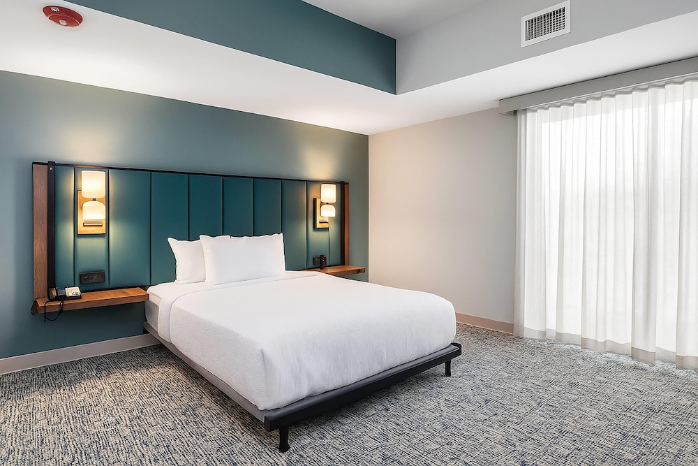 Wingate by Wyndham Geneva at SPIRE Academy