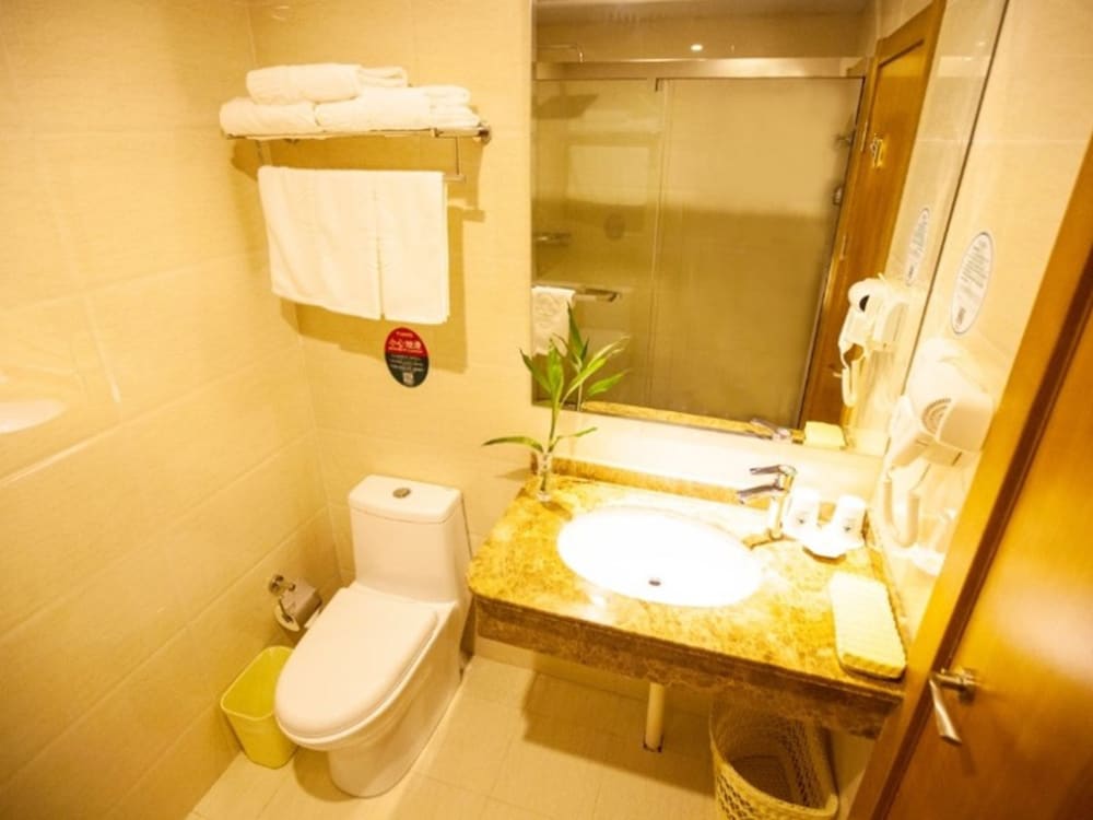GreenTree Inn Yancheng Dongtai Huiyang Road Guofu Hotel