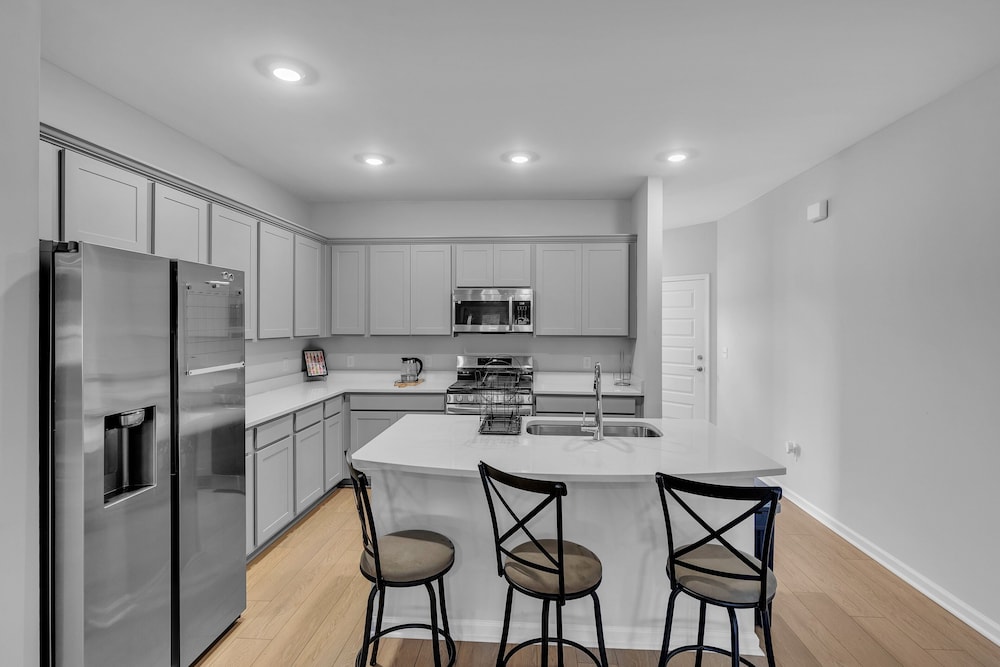 Modern Nest - Huntsville Hideaway 3 Bedroom Home