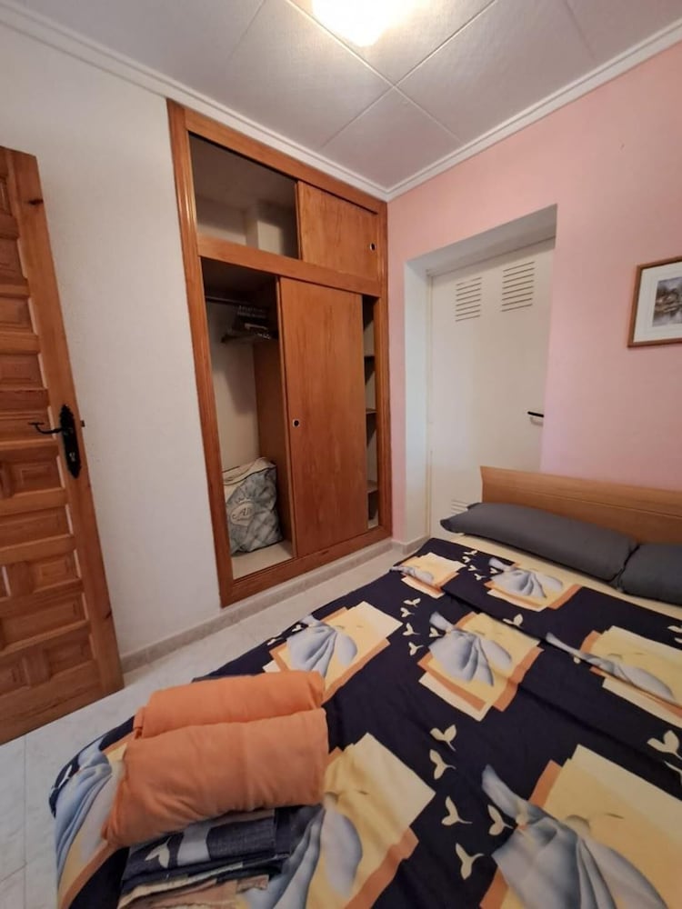 La Marina Oasis, 2-beds, Sleeps 4, 10 min to Beach