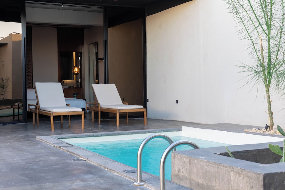 Portal Chalets With Private Pool- Qirwan