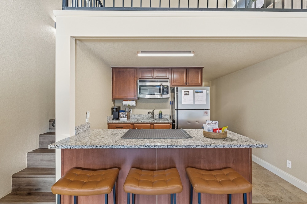 Clearwater Golden Escape On Lake Hamilton 2 Bedroom Condo