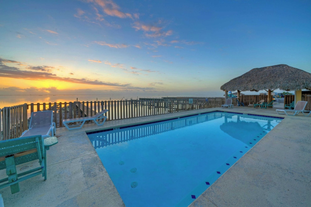 2 Homes, Sleeps 16, Shared Pool+boat Dock Laguna Village Serenity by Avantstay