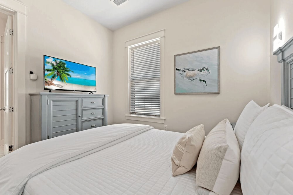 30A Shady Palms by Avantstay Boat-friendly w/ Heated Pool
