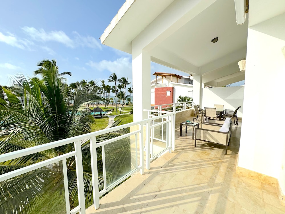 Playa Palmera Beach Front Apartments