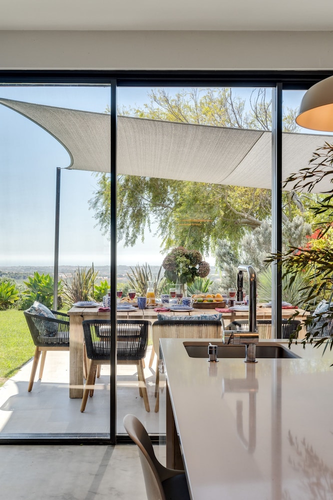 Garden Seaside Villa by Cadenzalux