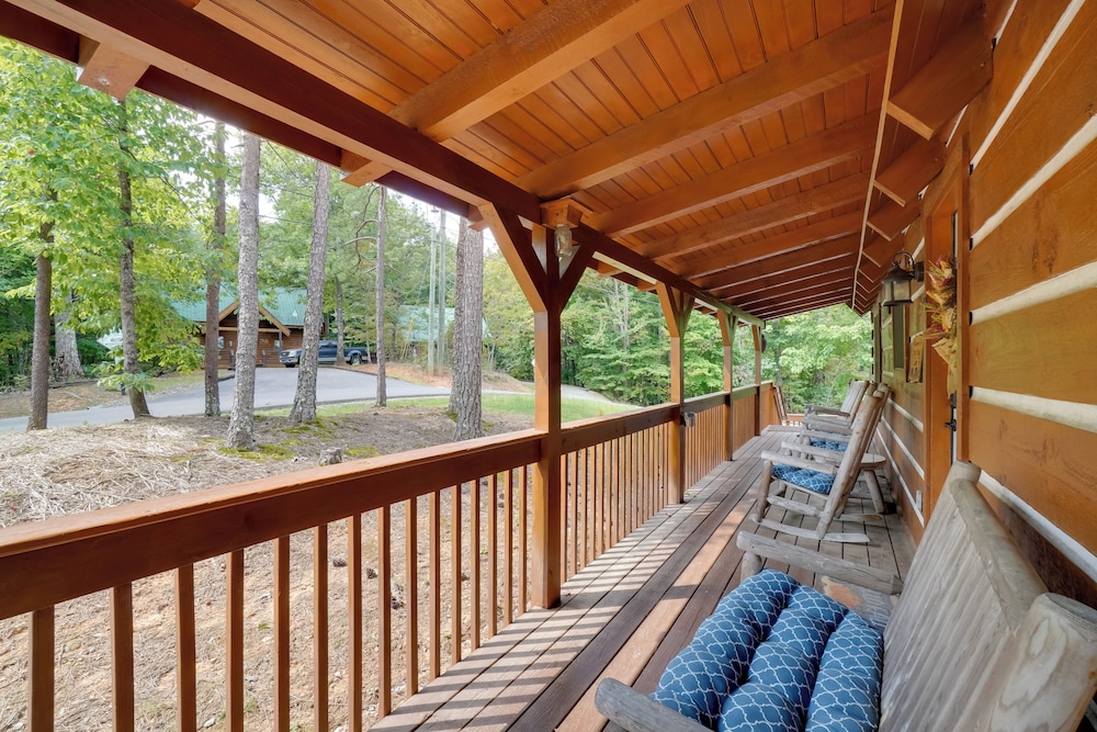 Hot Tub & Deck! 'bear Hugs Cabin' Near Gatlinburg