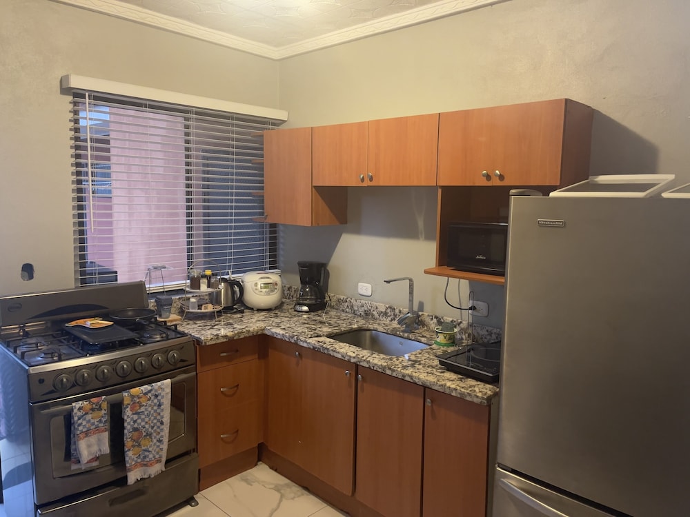 Hermoso apartamento cerca del aeropuert1 view 3