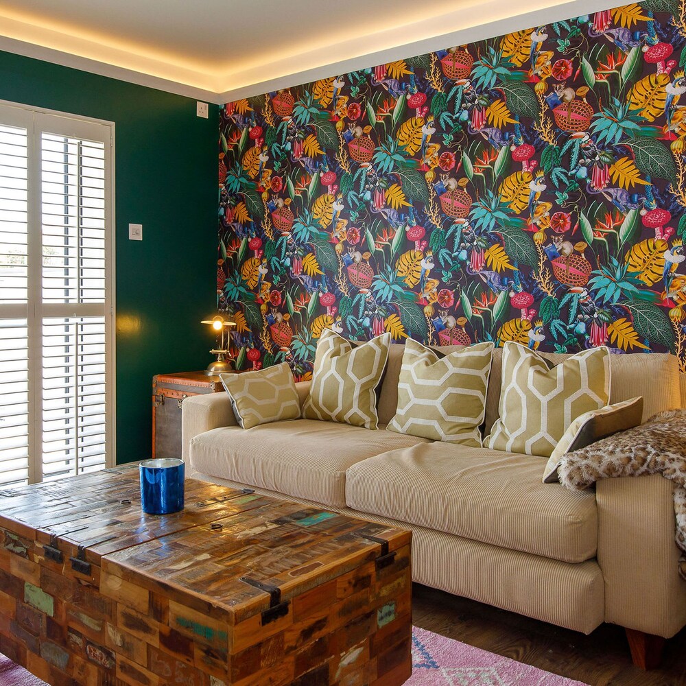 Vibrant Seafront Home With Seasonal Pool view 5