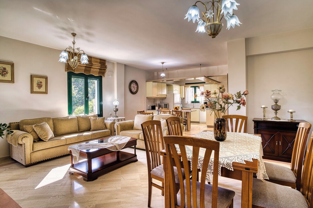 Marilizas Spacious Maisonette