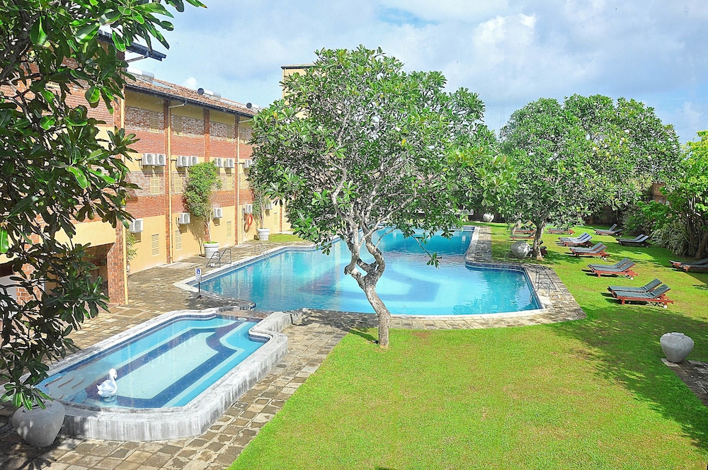 The Long Beach Resort