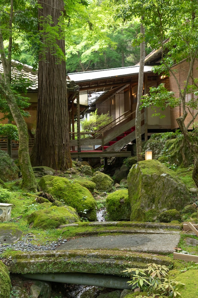 Tsukihitei Ryokan