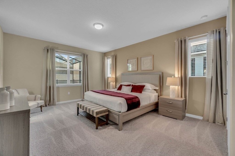 5 Bedrooms S / Solara Home by RedAwning view 5