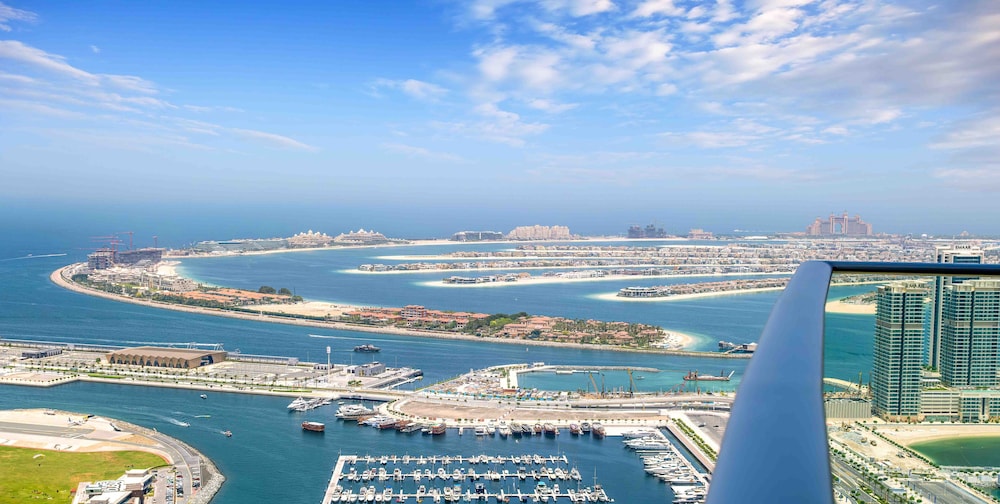 LUX - Lavish Suite Palm Jumeirah view 3