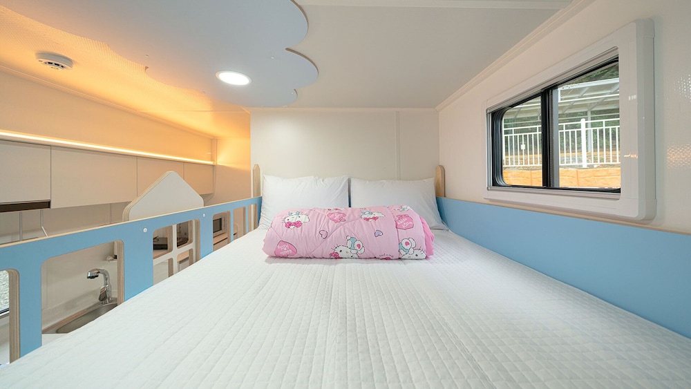 Hwaseong Refresh Glamping & Caravan
