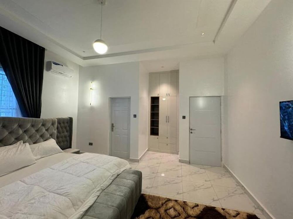Zorah's Apartment