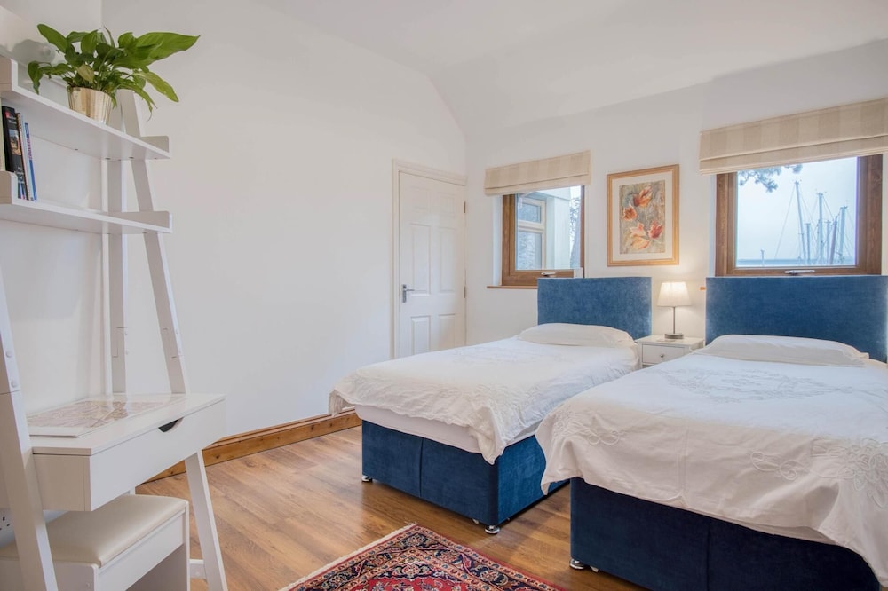 Marina House Annex - 1 Bedroom - Neyland