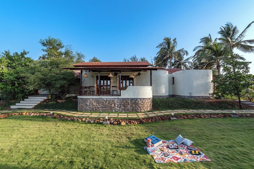Cosmicstays Joshet Farmstay