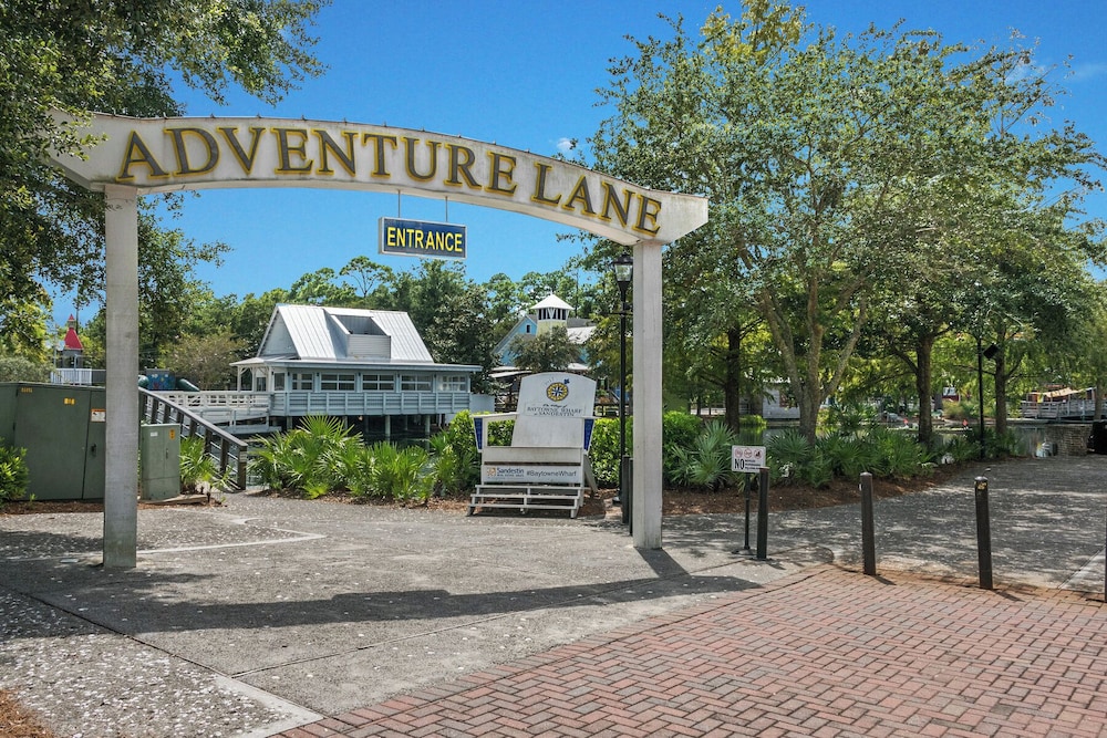 Augusta Village Sandestin by Gibson BR