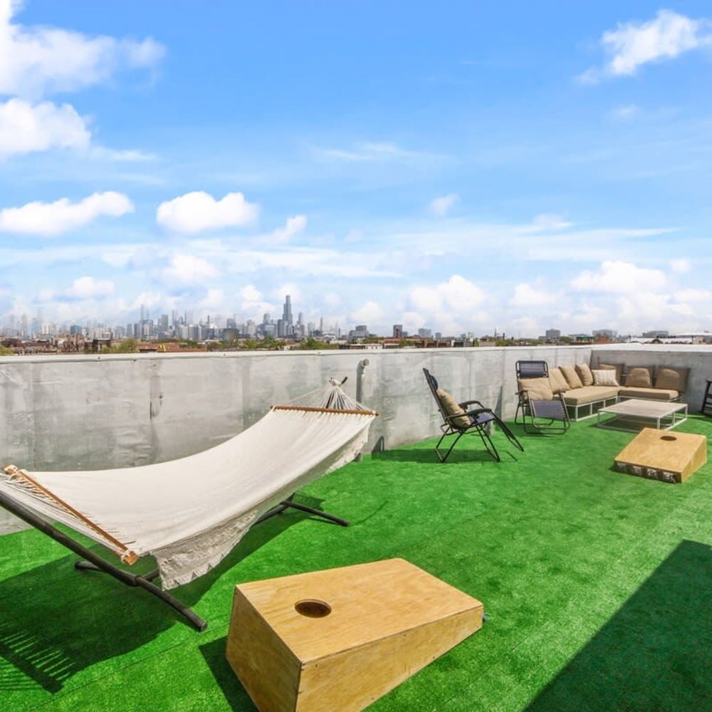 4-bedroom Penthouse w 2 Large Balconies Rooftop