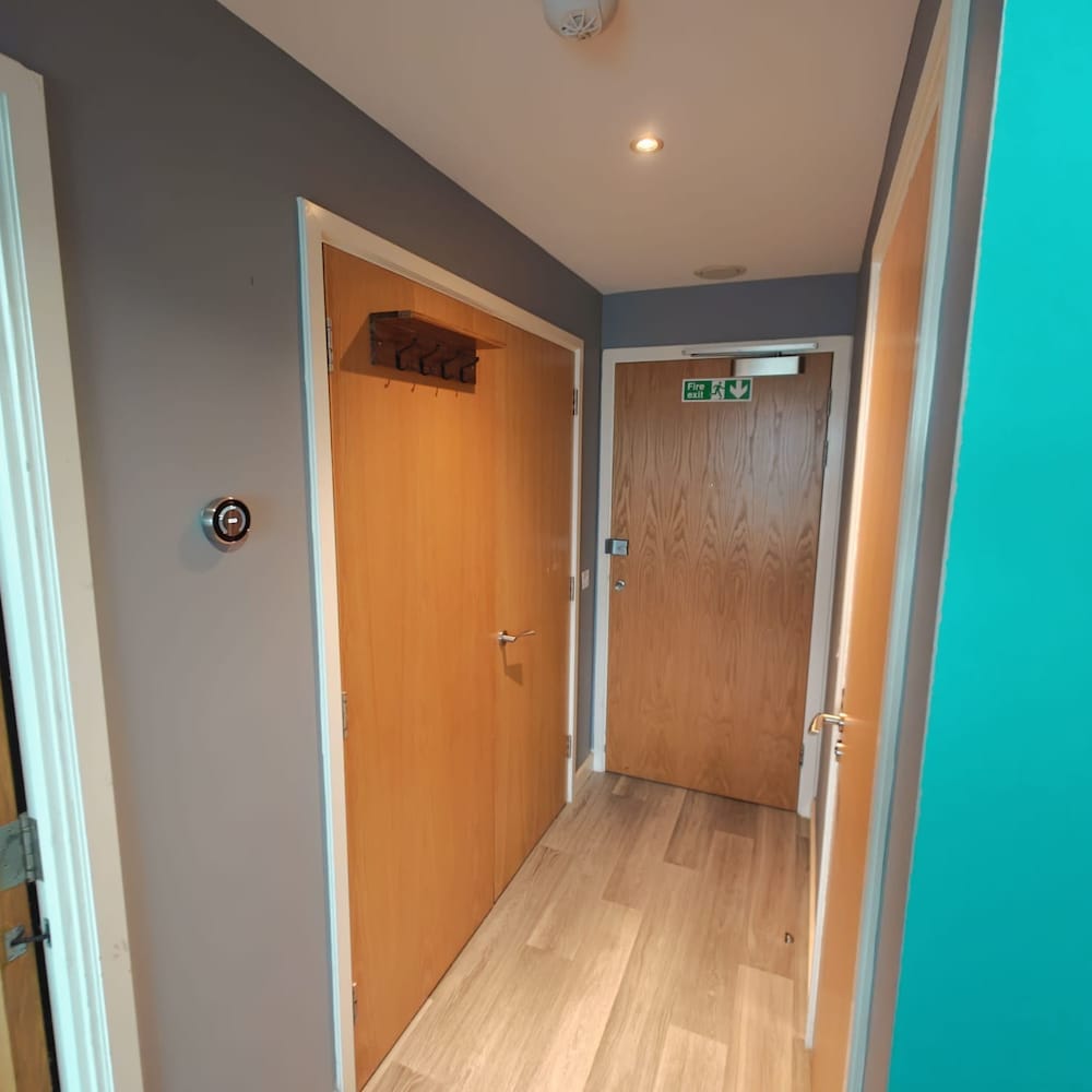 2BR Stunning City Centre Apt view 4