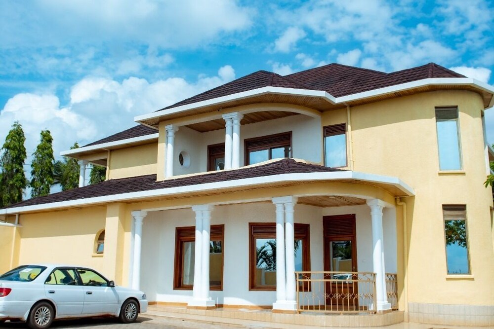 Elegant Villa Apart