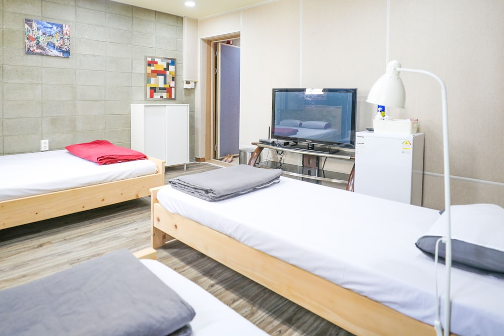 Midtown Hostel