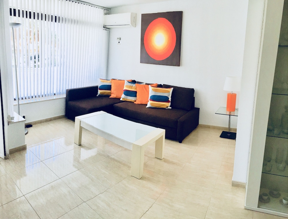 Playamar - Exclusive Beach Apartment With Pool, Tennis and Wifi photo 4