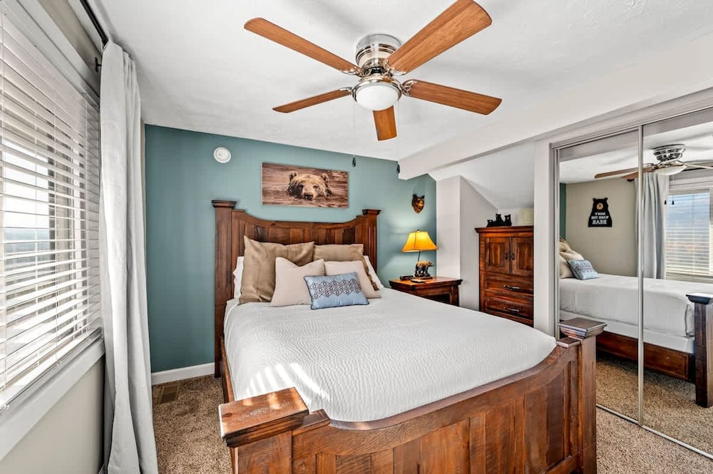 Sleeps 6 Mountain Views Shared Resort Amenities