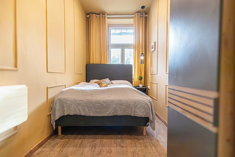 Group Friendly 4BR Near Westbahnhof
