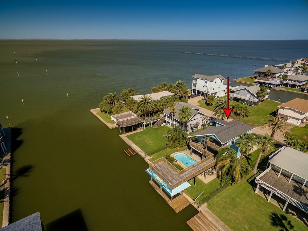 Margaritaville on the Bay by Ryson Vacation Rentals